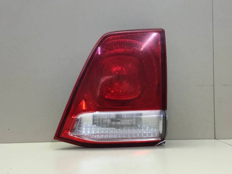 Фонарь задний внутренний правый Toyota Land Cruiser (J200) 2007-2015