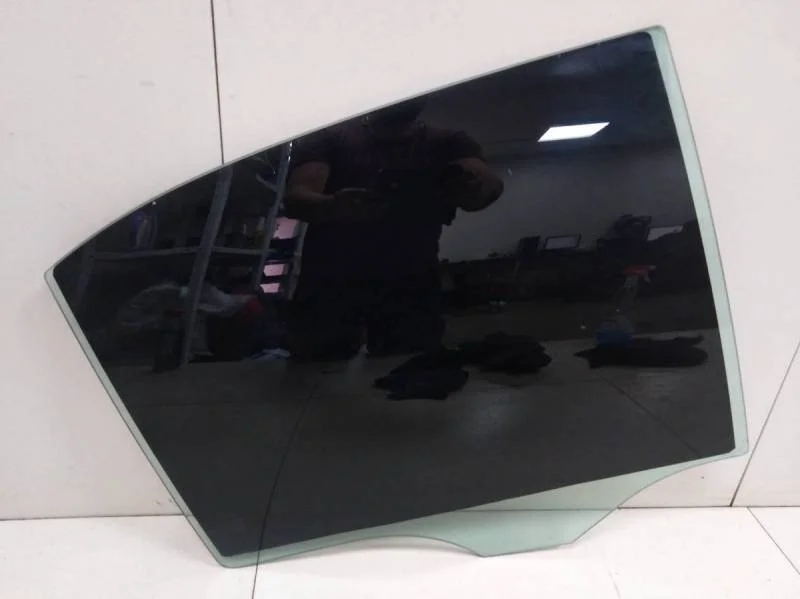 Стекло двери задней правой Mercedes-Benz C-Class (W204) 2007-2014