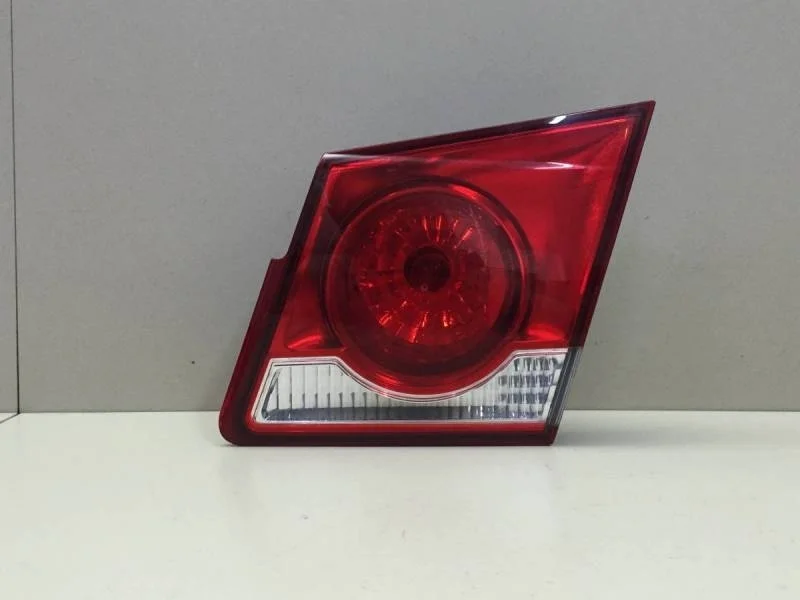 Фонарь задний внутренний правый Chevrolet Cruze (J300) 2009-2016