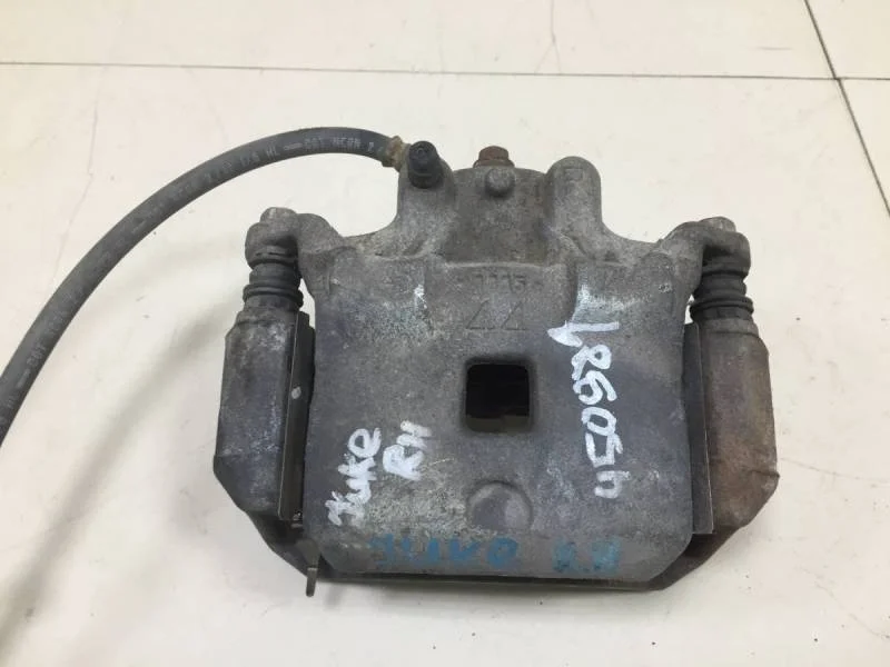 Суппорт передний правый Nissan Juke (F15) 2011>