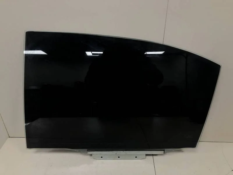 Стекло двери задней левой Toyota Avensis (T250) 2003-2009
