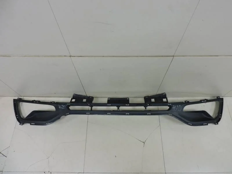 Решетка в бампер центральная Kia Sportage 3 (SL) 2010-2015