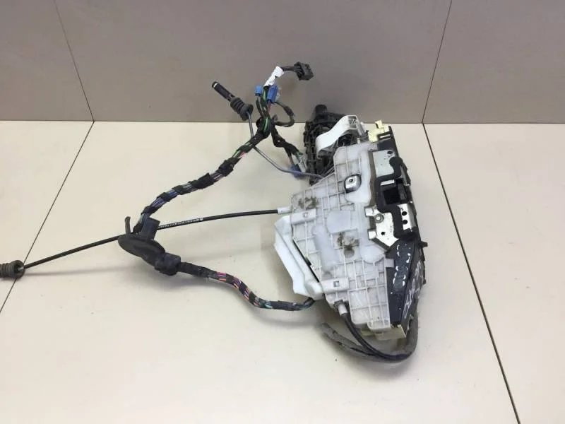 Замок двери задней правой Mercedes-Benz S-Class (W221) 2005-2013