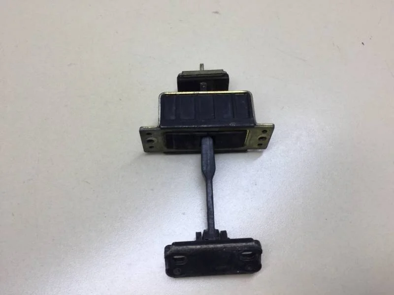 Ограничитель двери Mercedes-Benz S-Class (W220) 1998-2005