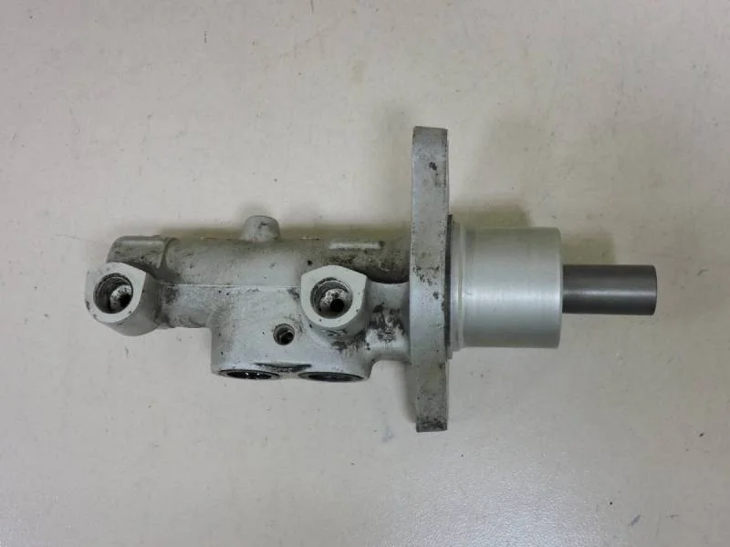 Цилиндр тормозной главный Ford Focus 2 (DA) 2005-2008