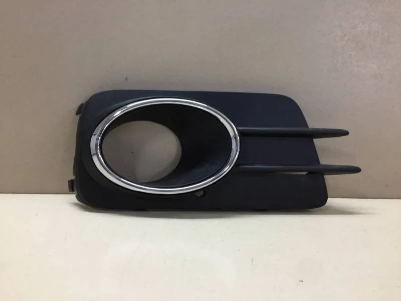 Рамка противотуманной фары правой Volkswagen Tiguan (5N1) 2007-2011