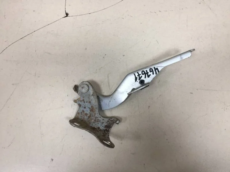 Петля капота правая Toyota Avensis (T250) 2003-2009