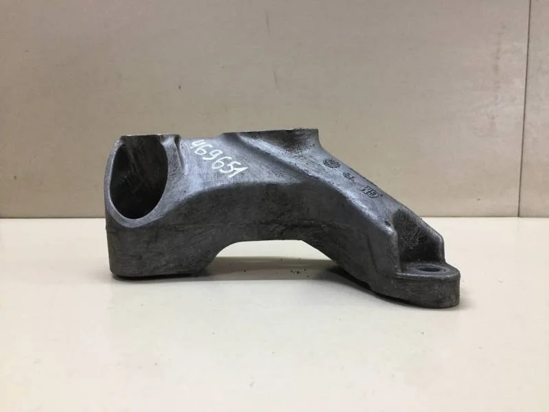 Кронштейн КПП левый Chevrolet Cruze (J300) 2009-2016