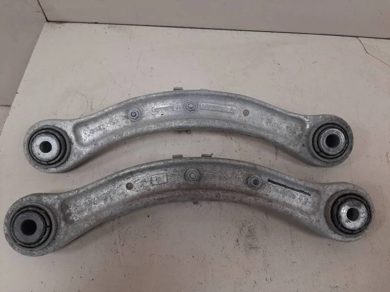 Рычаг задний верхний Volkswagen Touareg (7L) 2002-2010