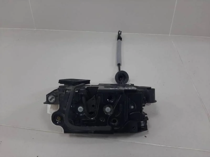 Замок двери задней левой Volkswagen Polo (Sed RUS) 2011>