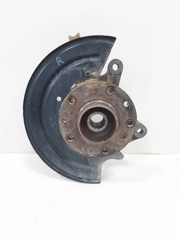 Кулак поворотный передний правый Renault Duster 2012>