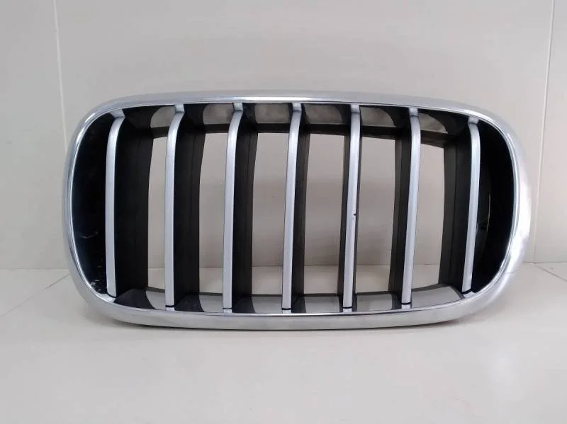 Решетка радиатора левая BMW X5 F15/F85 2013>