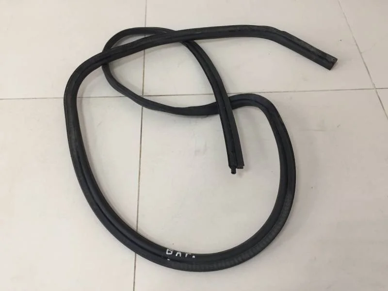 Уплотнитель багажника Renault Logan (1) 2005-2014