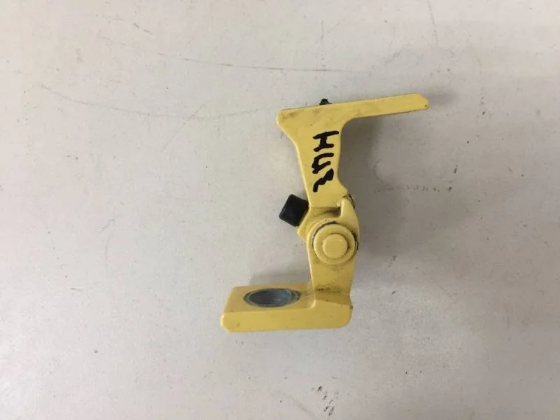 Петля двери Volkswagen Polo (Sed RUS) 2011>