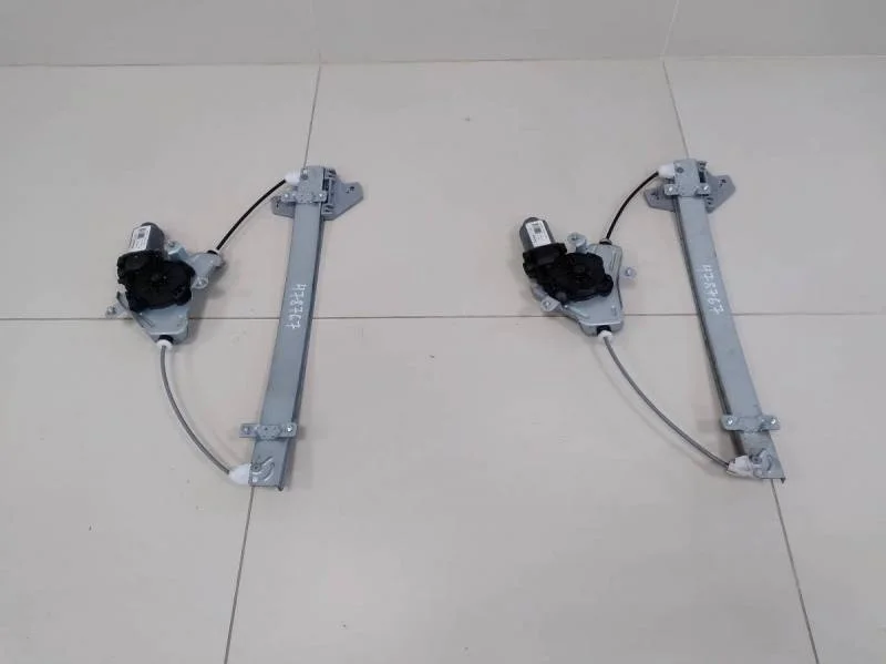 Стеклоподъемник электр. передний правый Hyundai Solaris 2010-2017