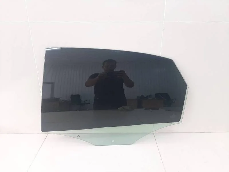 Стекло двери задней левой Volkswagen Polo (Sed RUS) 2011>