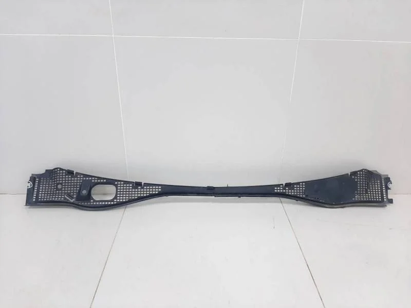 Решетка стеклооч. (планка под лобовое стекло, жабо) Lada Largus 2012>