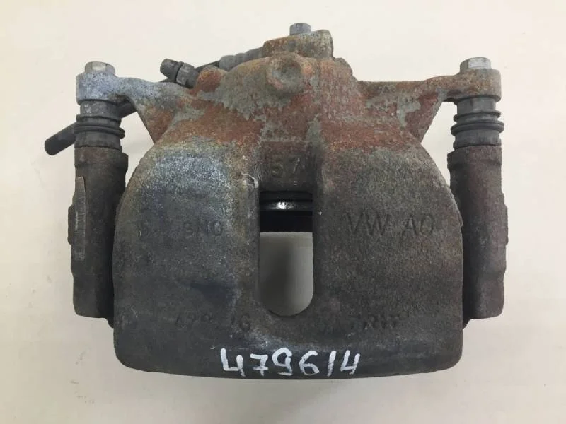 Суппорт передний правый Skoda Octavia (A7) 2013>