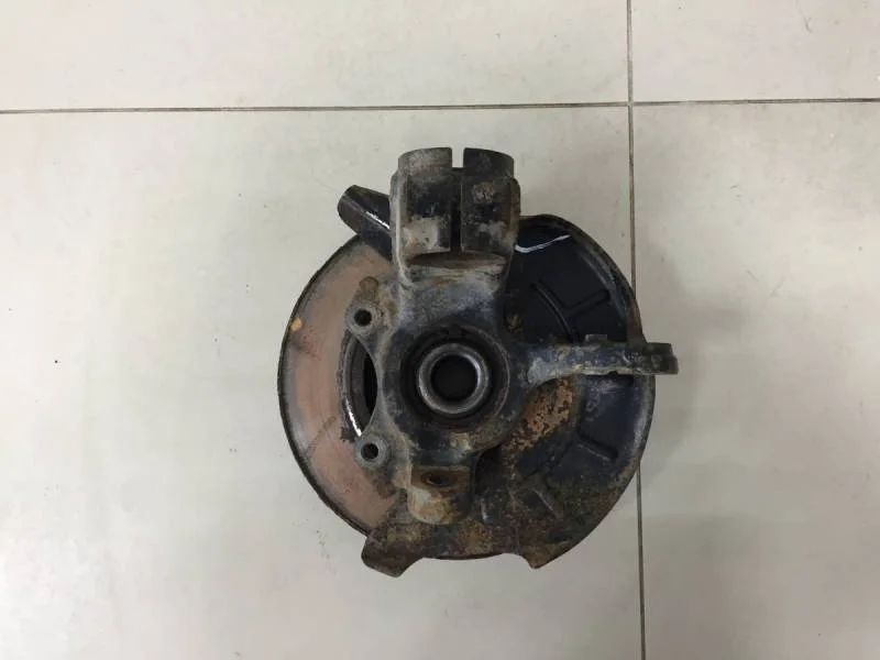 Кулак поворотный передний правый Volkswagen Polo (Sed RUS) 2011>