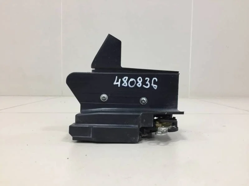 Замок двери задней правой Renault Sandero 2014>