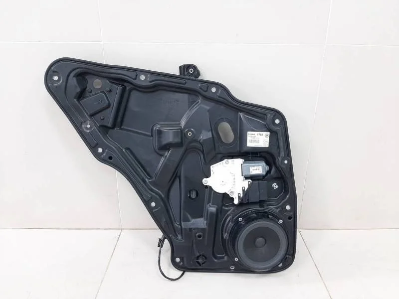 Стеклоподъемник электр. задний левый Volkswagen Tiguan (5N2) 2011-2016