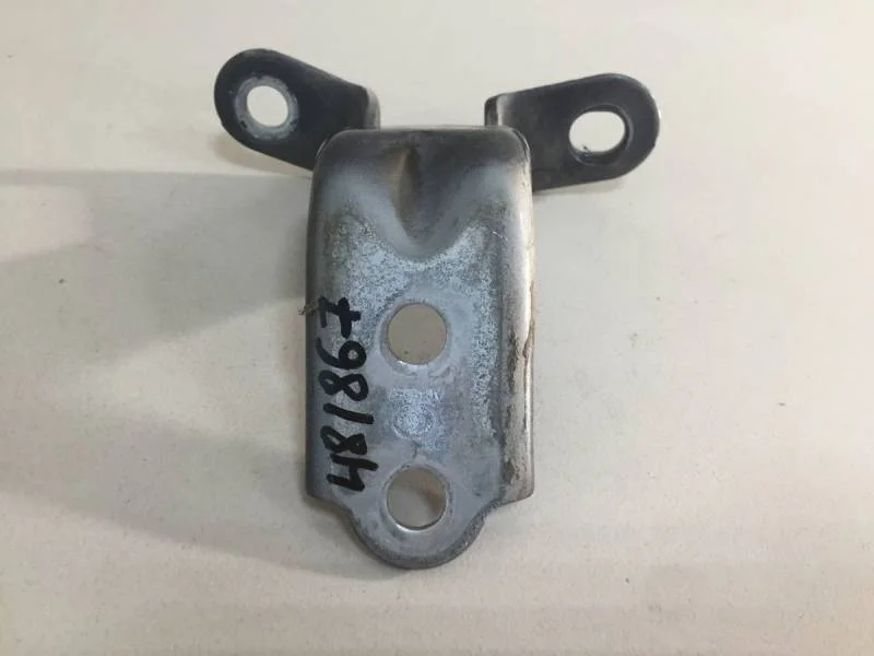 Петля двери задней левой нижняя Hyundai Solaris 2010-2017