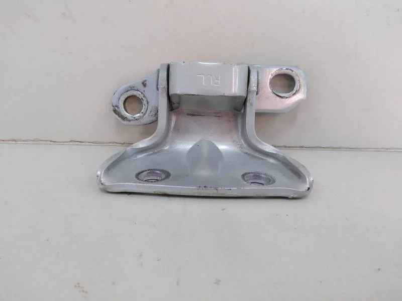 Петля двери задней левой верхняя Kia Ceed (ED) 2007-2012