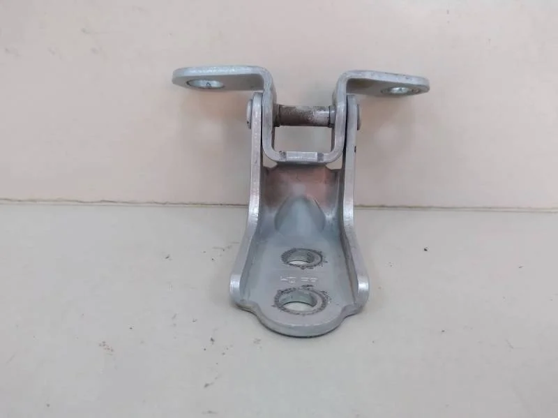 Петля двери задней левой нижняя Kia Ceed (ED) 2007-2012