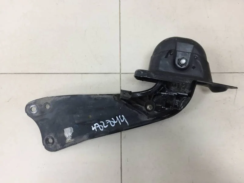 Рычаг задний продольный левый Skoda Yeti 2009>