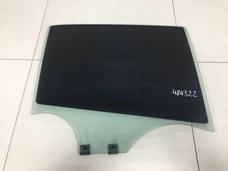 Стекло двери задней правой Renault Logan (2) 2014>