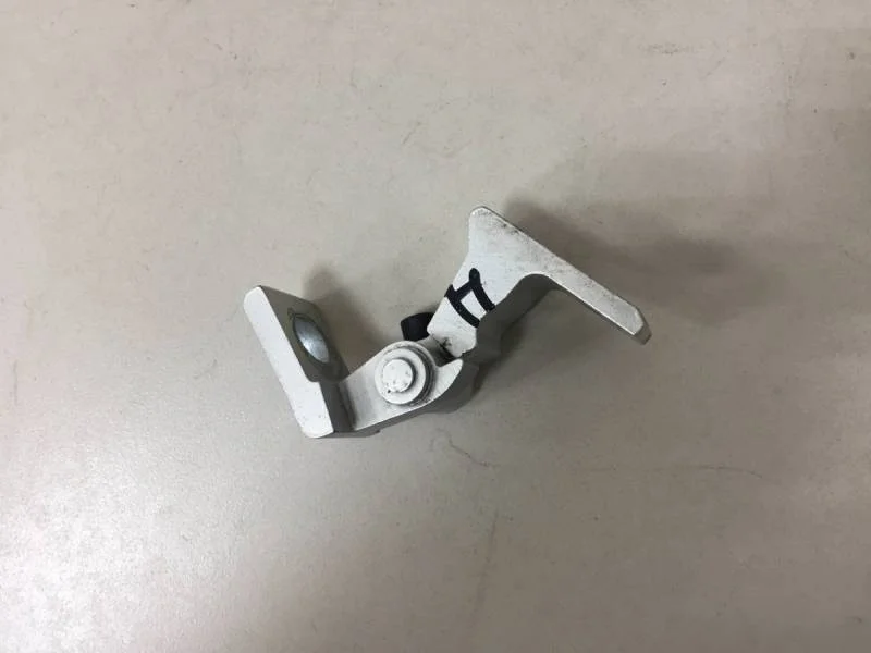 Петля двери Volkswagen Polo (Sed RUS) 2011>