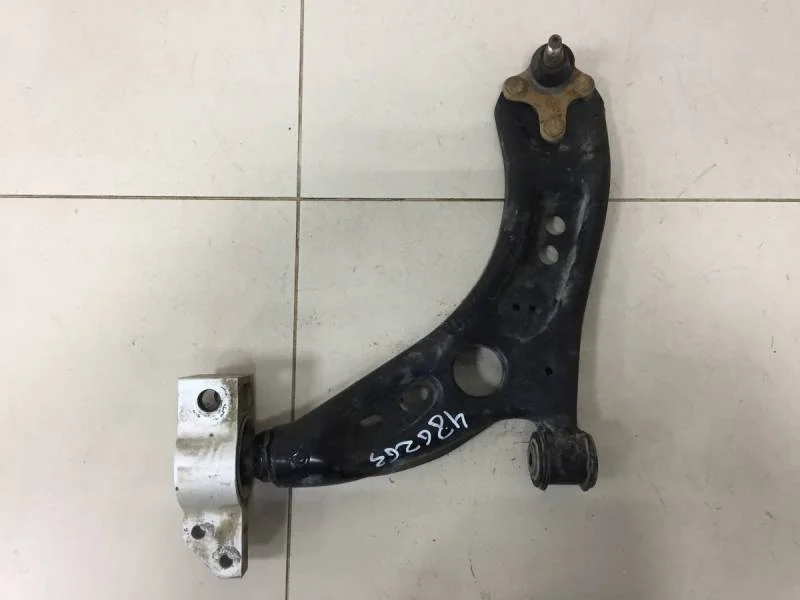 Рычаг передний левый Volkswagen Tiguan (5N2) 2011-2016