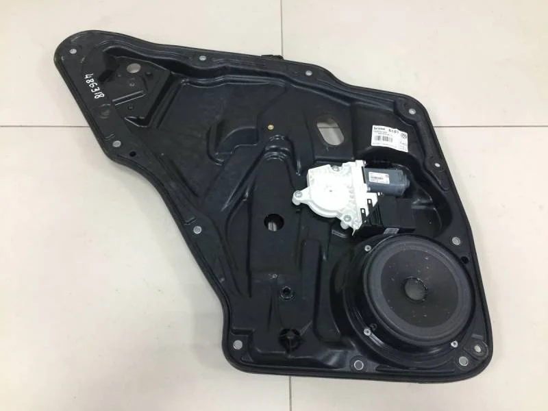 Стеклоподъемник электр. задний левый Volkswagen Tiguan (5N1) 2007-2011