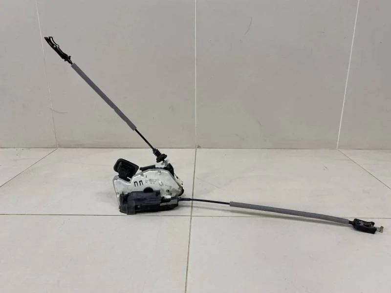 Замок двери передней правой Volkswagen Polo (Sed RUS) 2011>