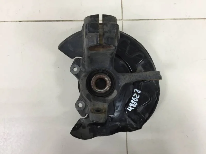 Кулак поворотный передний правый Skoda Rapid 2019>