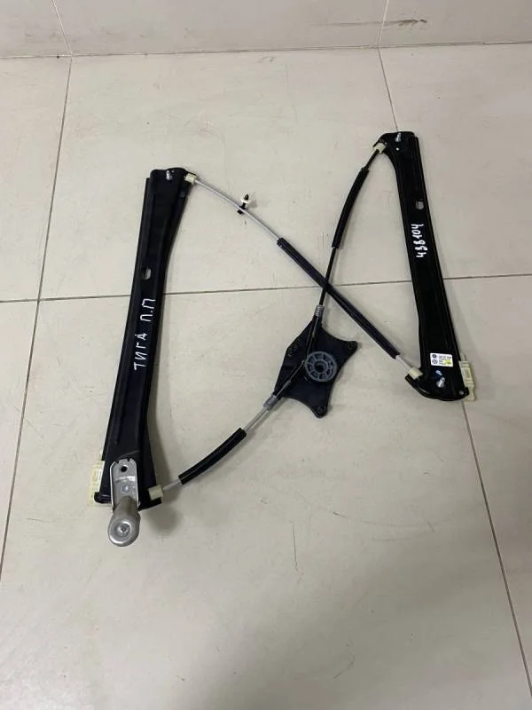 Стеклоподъемник электр. передний правый Volkswagen Tiguan 2017>