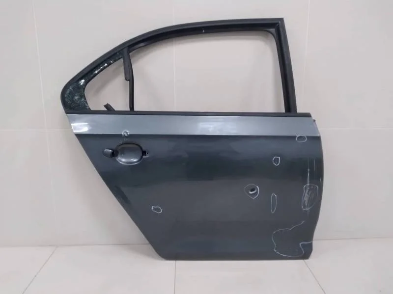 Дверь задняя правая Skoda Rapid 2012-2020