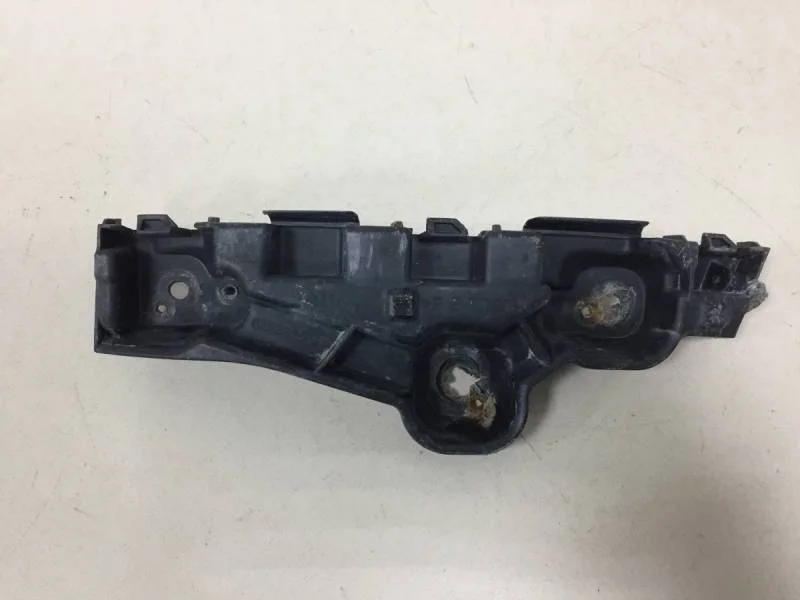 Кронштейн переднего бампера левый Renault Sandero 2014>