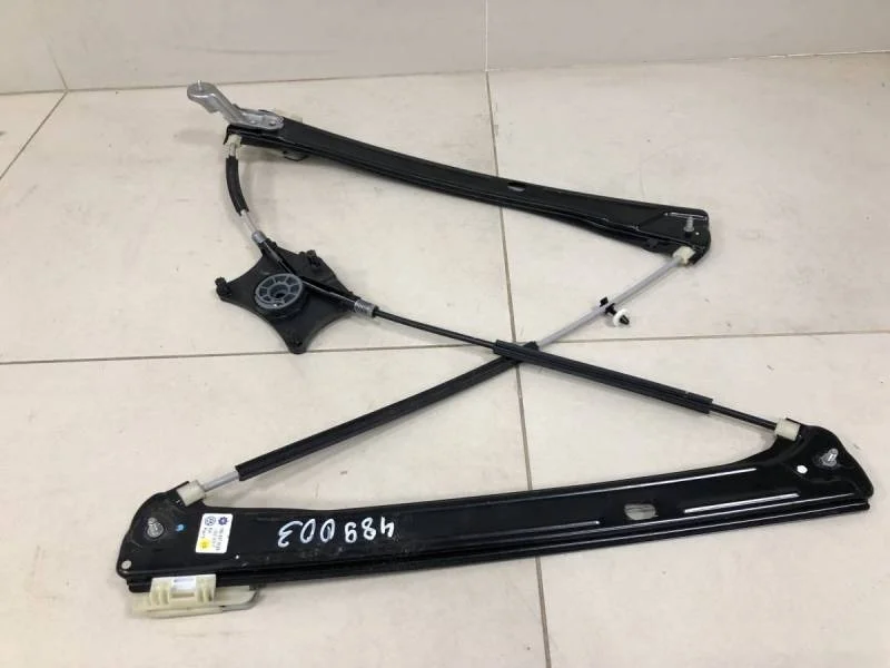 Стеклоподъемник электр. передний правый Volkswagen Tiguan 2017>