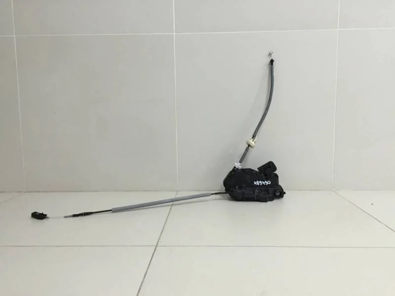 Замок двери передней левой Volkswagen Tiguan 2017>