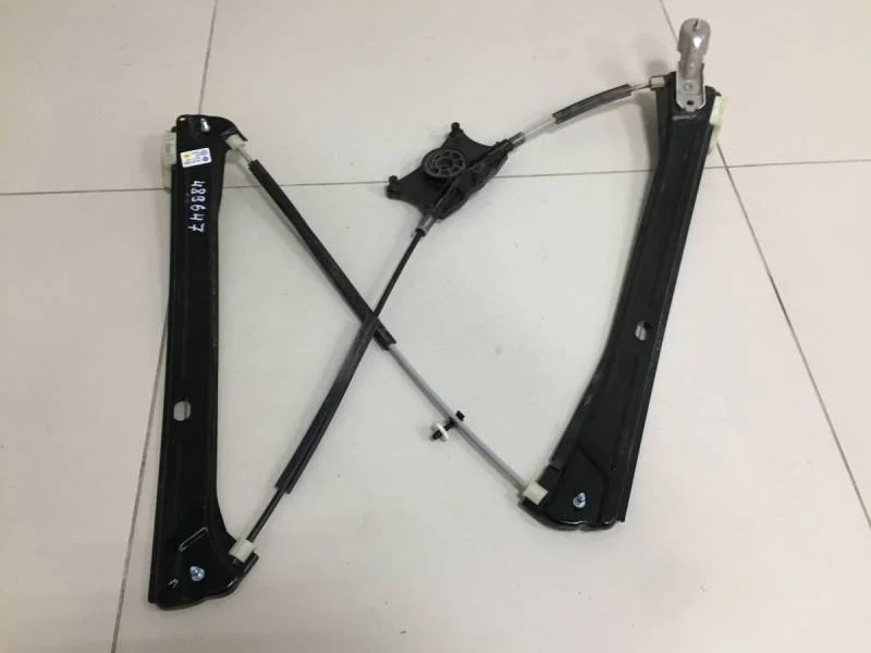 Стеклоподъемник электр. передний правый Volkswagen Tiguan 2017>