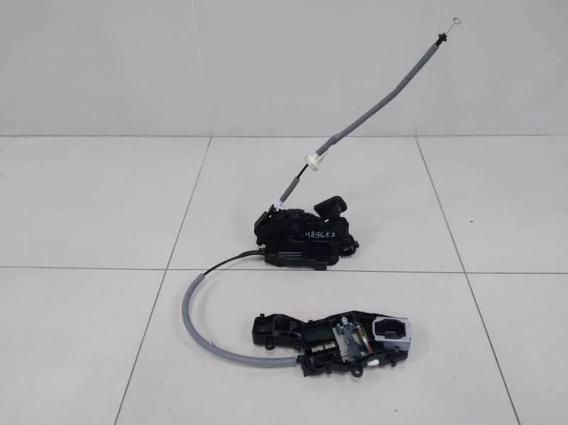 Замок двери передней левой Volkswagen Tiguan 2017>