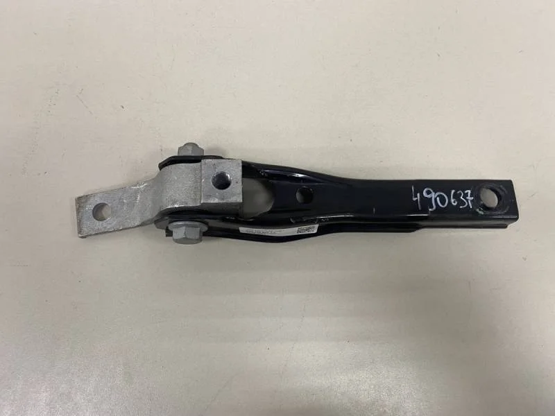 Опора двигателя задняя Volkswagen Tiguan 2017>