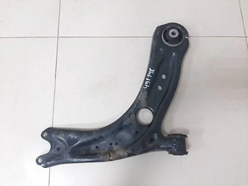 Рычаг передний правый Skoda Karoq 2017>