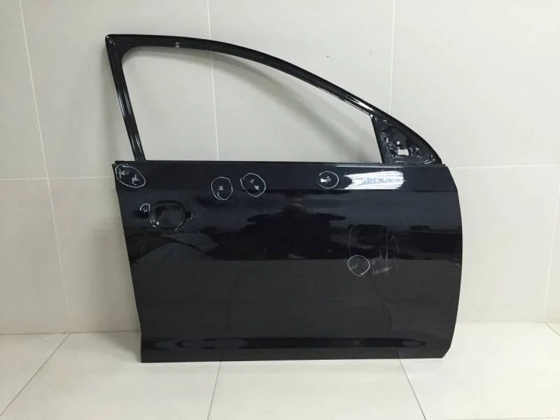 Дверь передняя правая Skoda Rapid 2012-2020