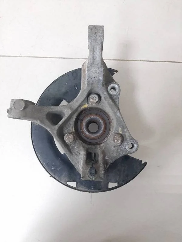 Кулак поворотный передний левый Chevrolet Cruze (J300) 2009-2016