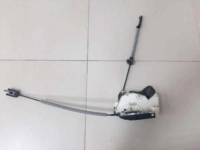 Замок двери задней левой Volkswagen Polo (Sed RUS) 2011>