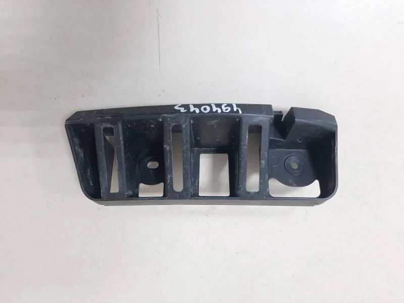 Кронштейн заднего бампера правый Skoda Rapid 2012-2020