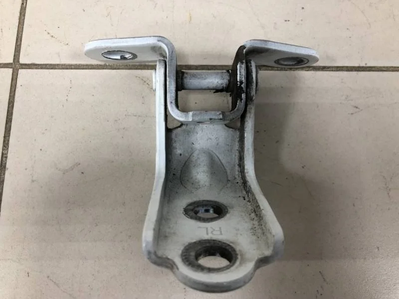 Петля двери задней левой нижняя Hyundai Solaris 2010-2017