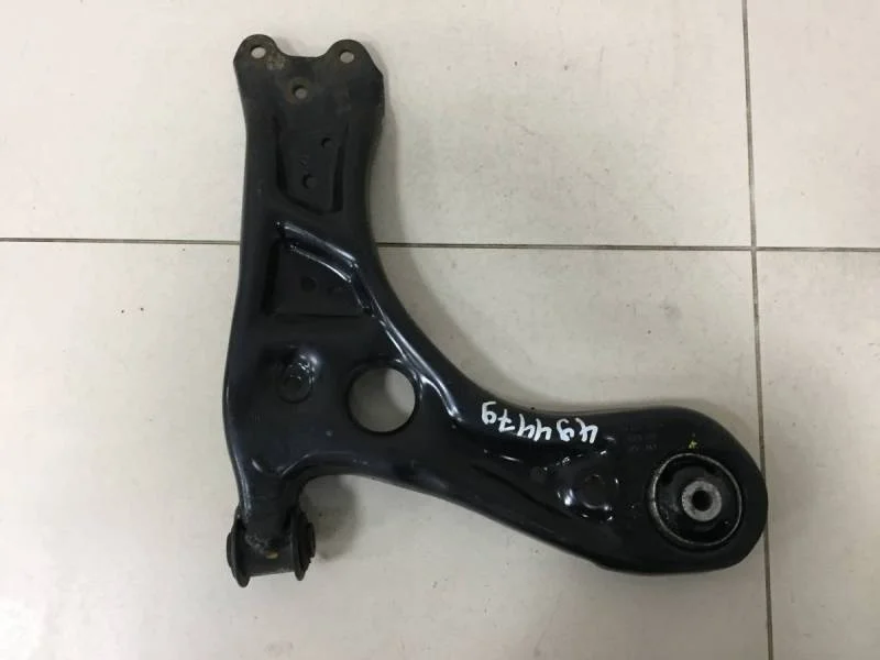 Рычаг передний правый Skoda Rapid 2012-2020